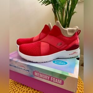 Skechers. Women sneakers. Size 7.5